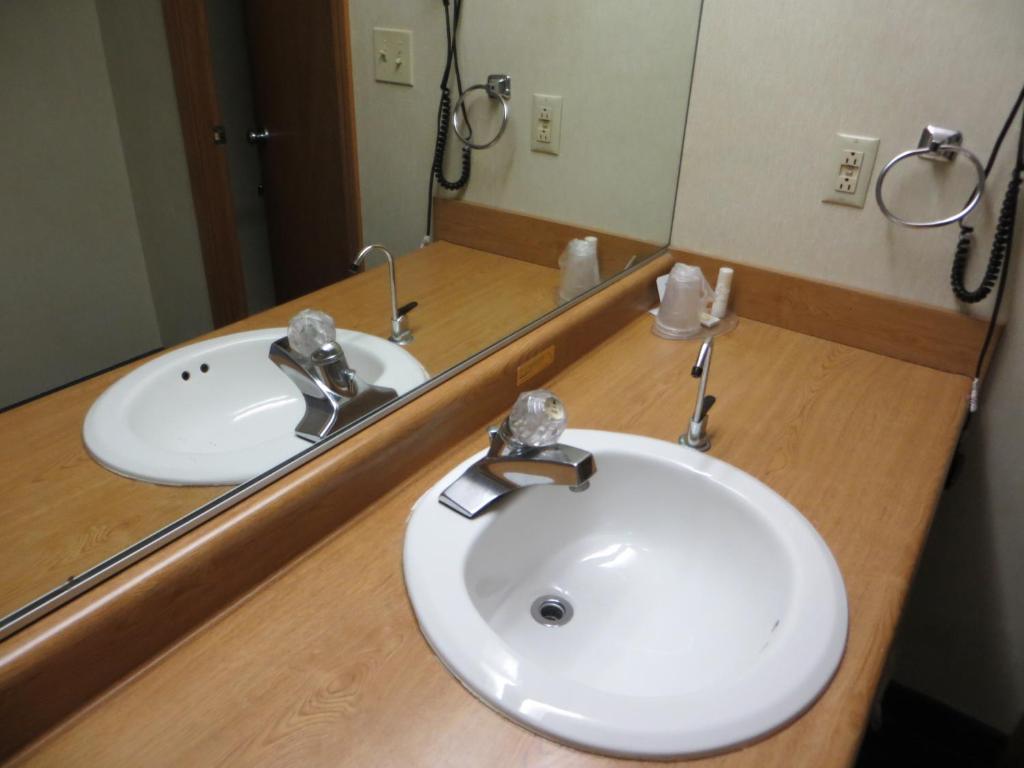 Homestyle Inn And Suites Springfield Phòng bức ảnh